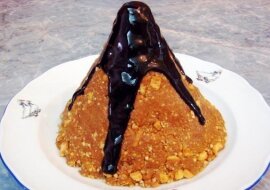 Klasyczne ciasto mrowisko z mlekiem skondensowanym bez pieczenia