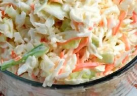 Przepis już czeka. Genialna surówka colesław jak z KFC