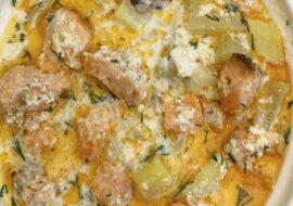 Pieczony łosoś z ziemniakami – pomysł na królewski obiad