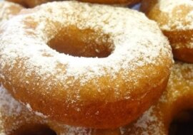 Oponki serowo-rumowe. Chrupiące na wierzchu, miękkie w środku, a przy tym bardzo smaczne