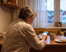 Mąż umarł we wtorek. W piątek jego telefon dostał wiadomość: "Kochanie, mam wynik - pozytywny"