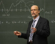 Trwa egzamin z logiki. Profesor: na pokładzie jest 500 cegieł. Z samolotu wypadła jedna cegła. Ile cegieł zostało na pokładzie?