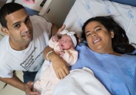 Noworodek spojrzał się tak, że lekarze poczuli się nieswojo