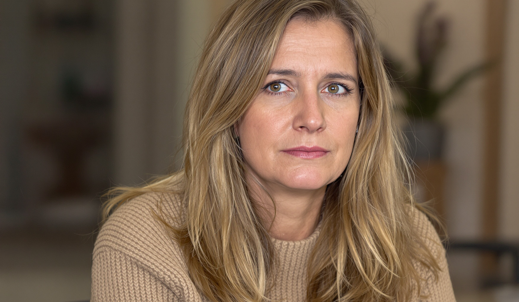 Moja mama zawsze powtarzała: "Nie otwieraj tej szuflady". Otworzyłam ją po jej śmierci. I pożałowałam