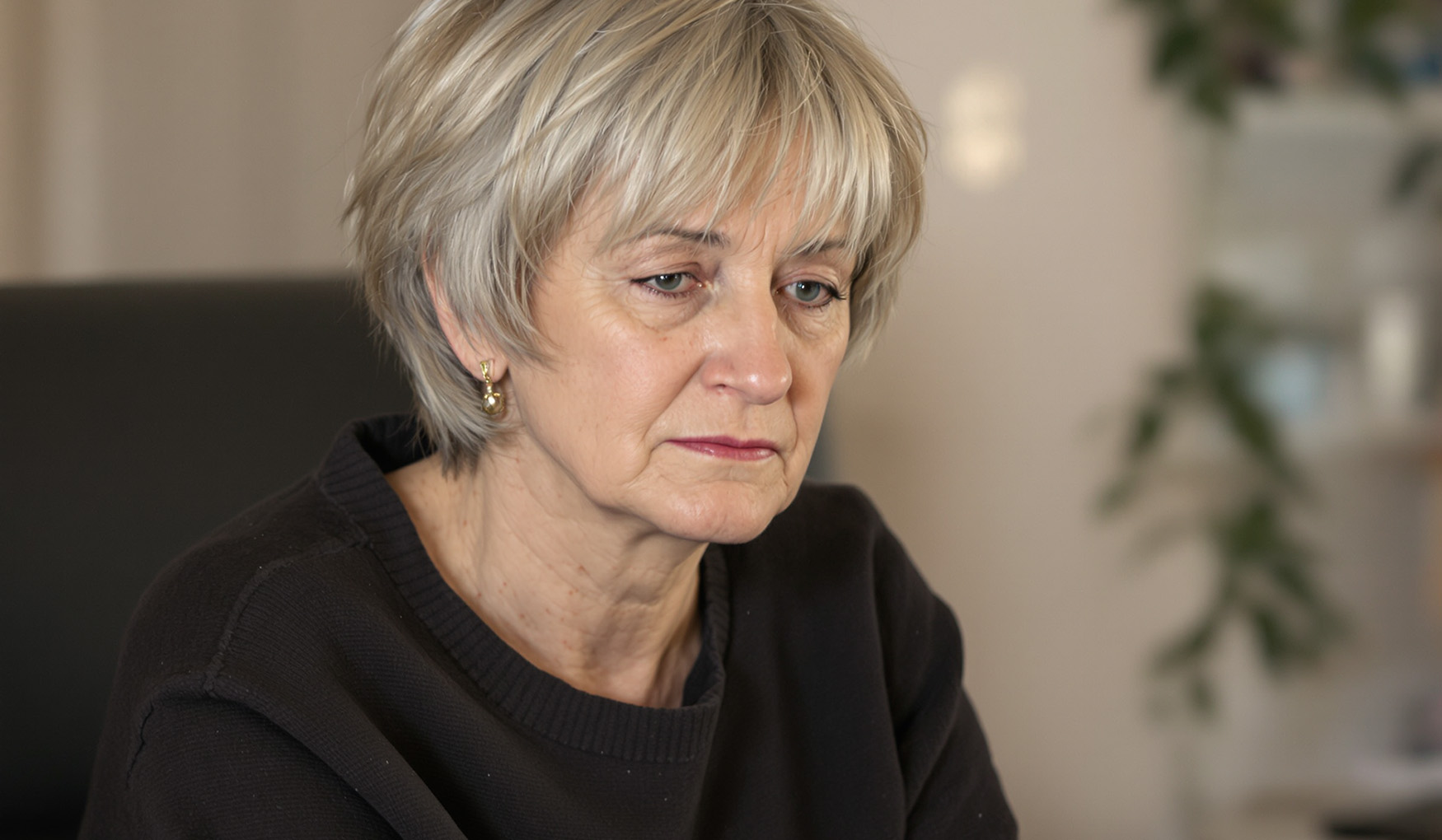 Po latach samotności dostałam zaproszenie na ślub córki dawnej koleżanki. Przy stole obok siedział on - chłopak, który zostawił mnie bez słowa w 1987 roku