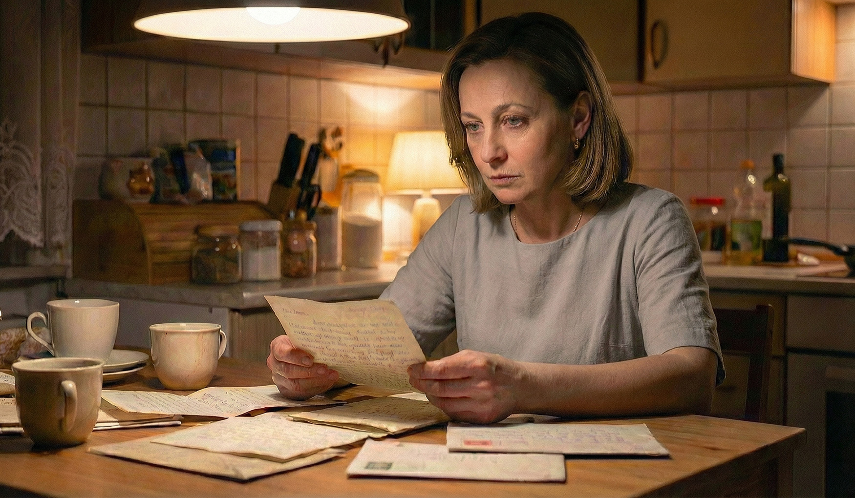 Po pogrzebie męża przyszła do mnie nieznajoma kobieta, podała mi kopertę i powiedziała "prosił żebym ci to dała dopiero teraz" w środku były listy które pisał do niej przez 15 lat